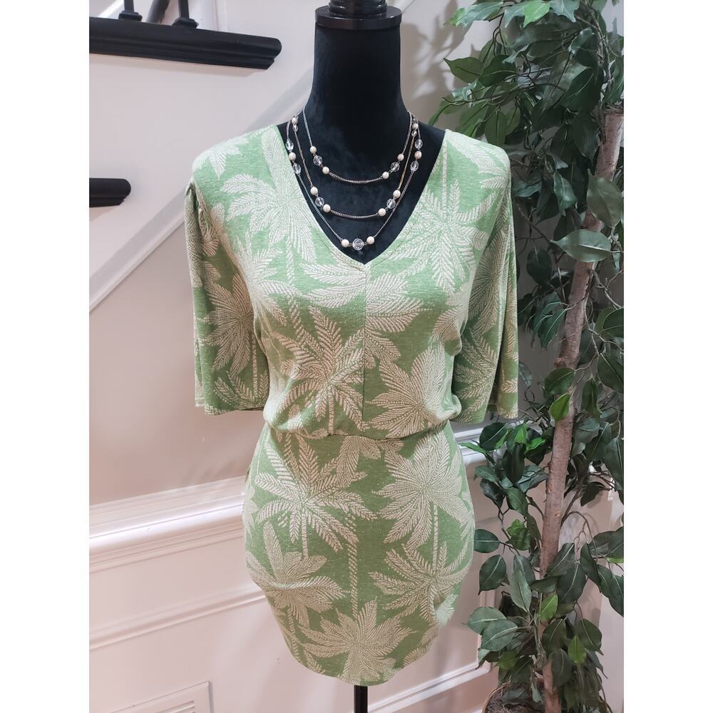 Cato Blouse Top Womens Size 18/20W Green Leaf Print Stretch Ruched V Neck